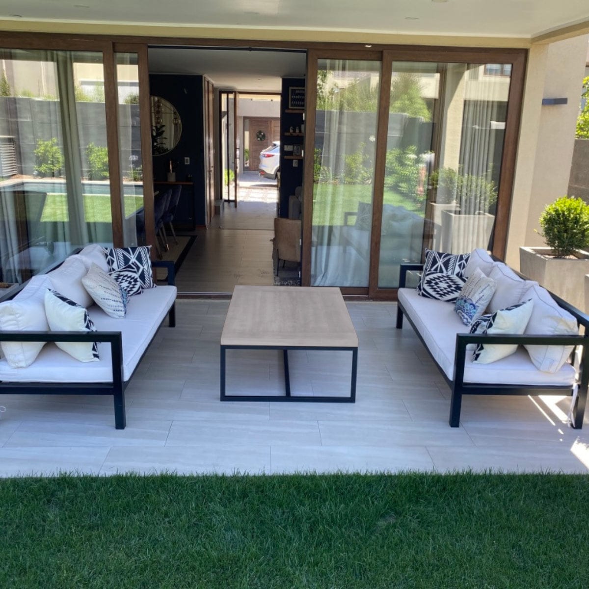 Mesa de centro moderna a medida con base de fierro y cubierta lenga | Greenwoods